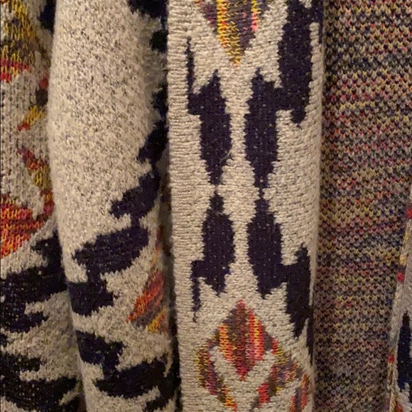 Geometric Sweater - Picture 2 of 8